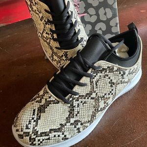 The Vintage Leopard Snakeskin Fashion Sneakers